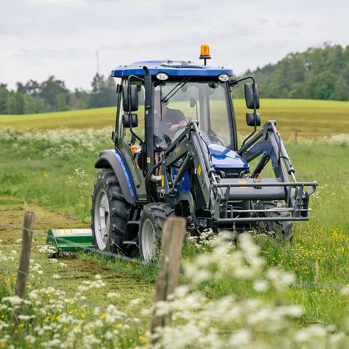 Frontlæsser til traktor T504H, inkl. betjeningsventiler